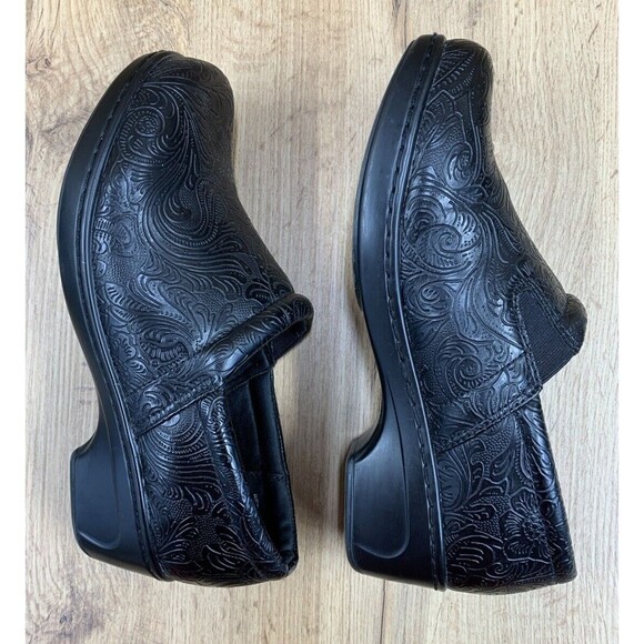 Yuu Bathanee Clog Shoes Women's Size 8.5 M Black Embossed Flower Slip On Nurse - Picture 11 of 16